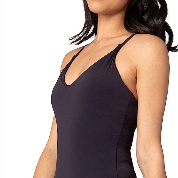 Scarlett Sleeveless Thong V-Neck Cami Bodysuit 🖤 - Picture 7 of 9